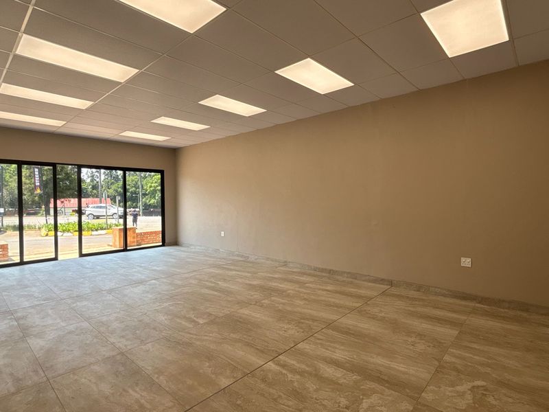 80 sqm Commercial Shop to Rent in Hilton Central - Photo 4