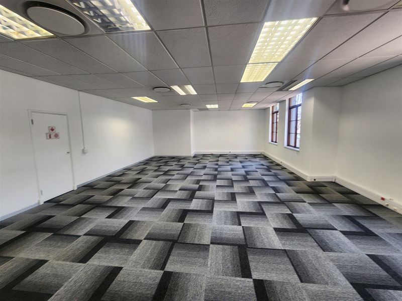 489sqm Offices to let in Sandton - Photo 9