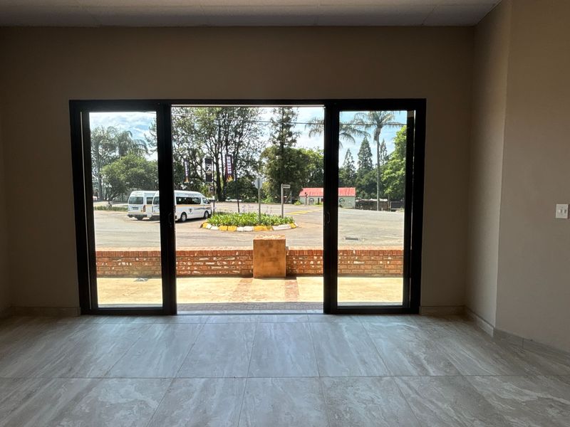 80 sqm Commercial Shop to Rent in Hilton Central - Photo 8