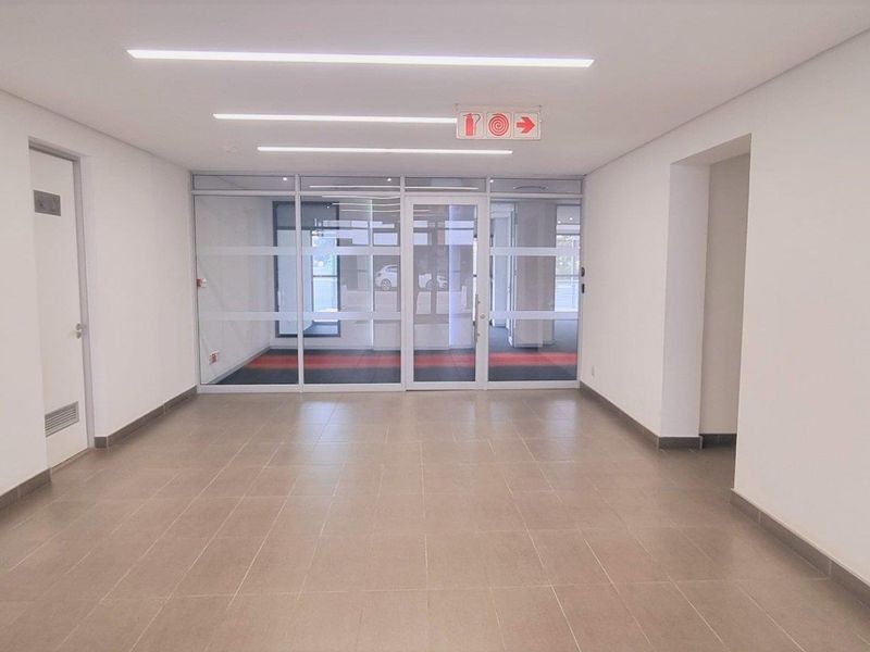 Ground floor office space to let in Bryanston - Photo 2