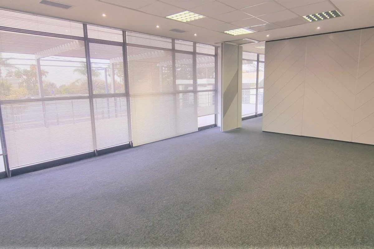 Ground floor office space to let in Bryanston - Photo 4