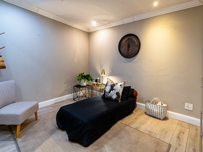 Luxury Office and Residential Property in Lynnwood Glen, Pretoria - Photo 9