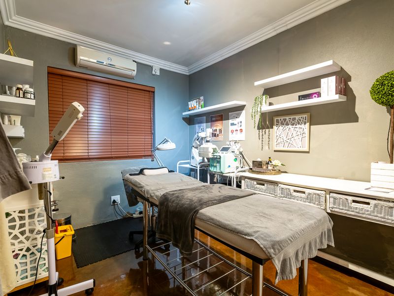 Luxury Office and Residential Property in Lynnwood Glen, Pretoria - Photo 6