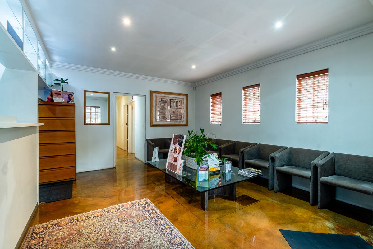 Luxury Office and Residential Property in Lynnwood Glen, Pretoria - Photo 2