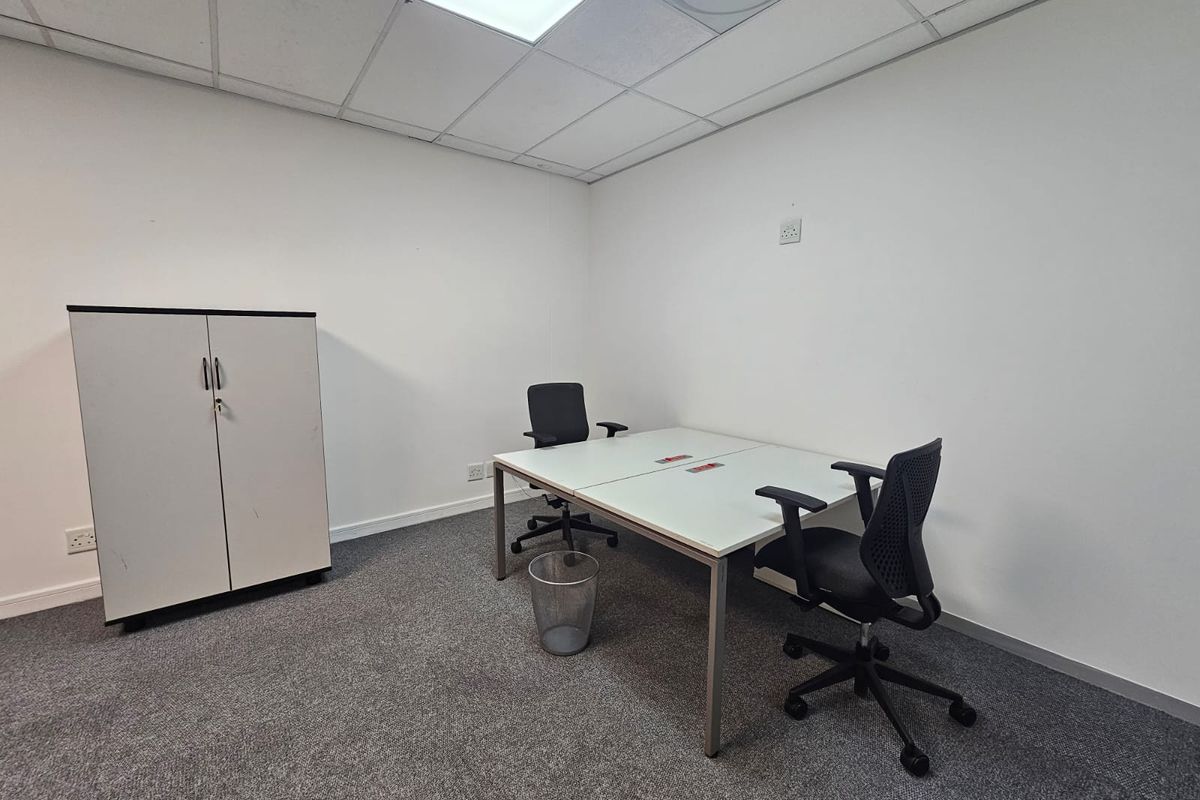 TO LET | Fully Serviced & Furnished Office Suite – 84m2 | Menlyn Maine - Photo 5