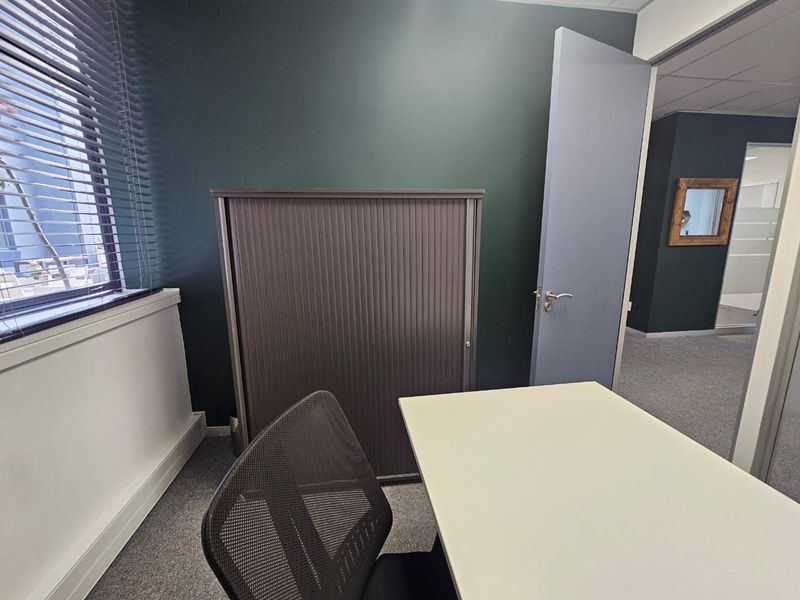 TO LET | Fully Serviced & Furnished Office Suite – 23m2 | Menlyn Maine - Photo 2