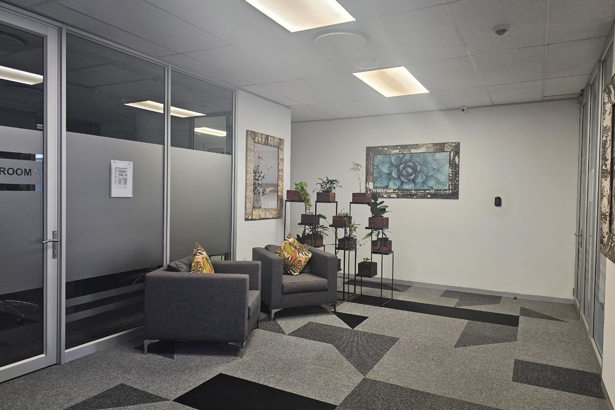 TO LET | Fully Serviced & Furnished Office Suite – 23m2 | Menlyn Maine - Photo 4