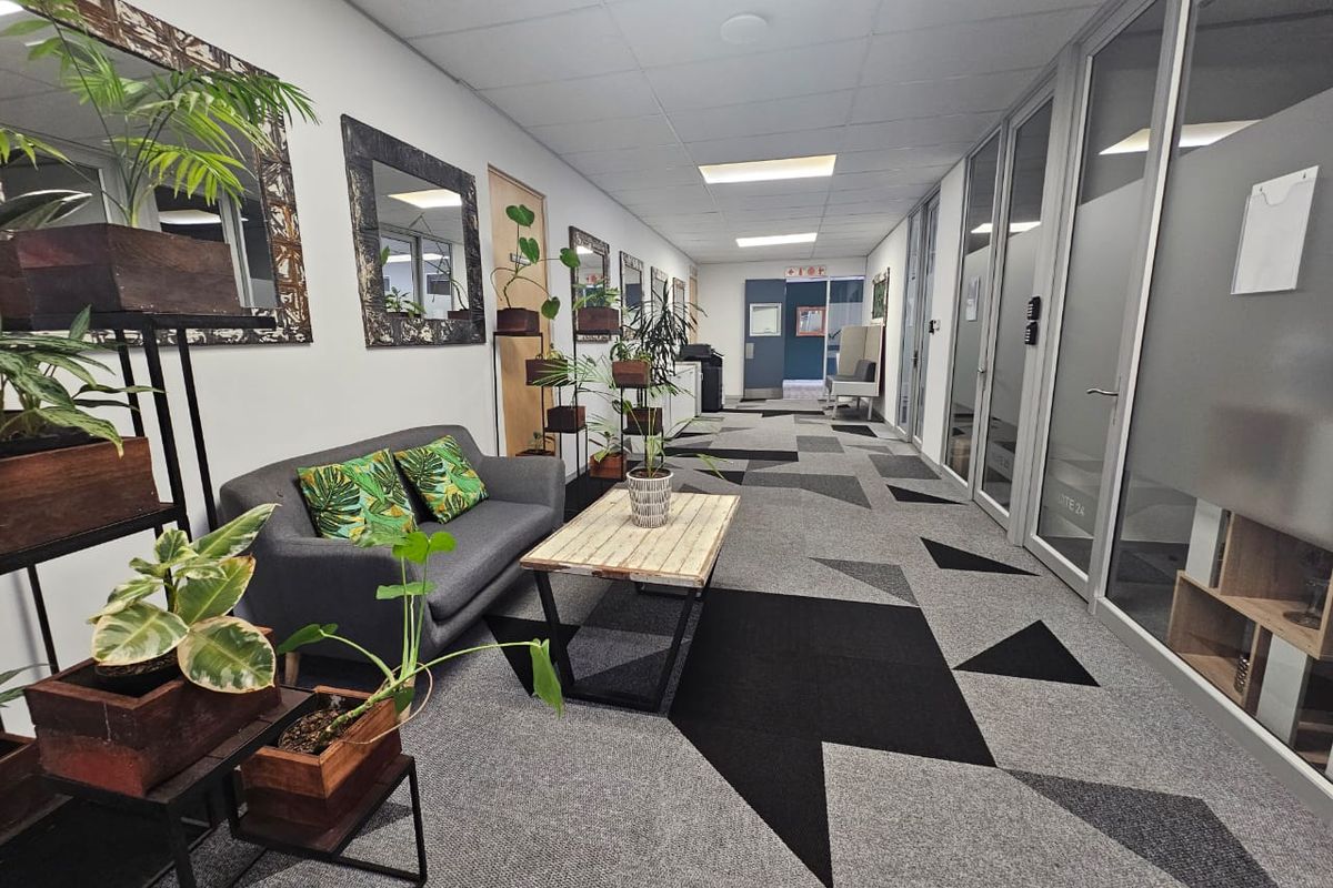 TO LET | Fully Serviced & Furnished Office Suite – 23m2 | Menlyn Maine - Photo 5