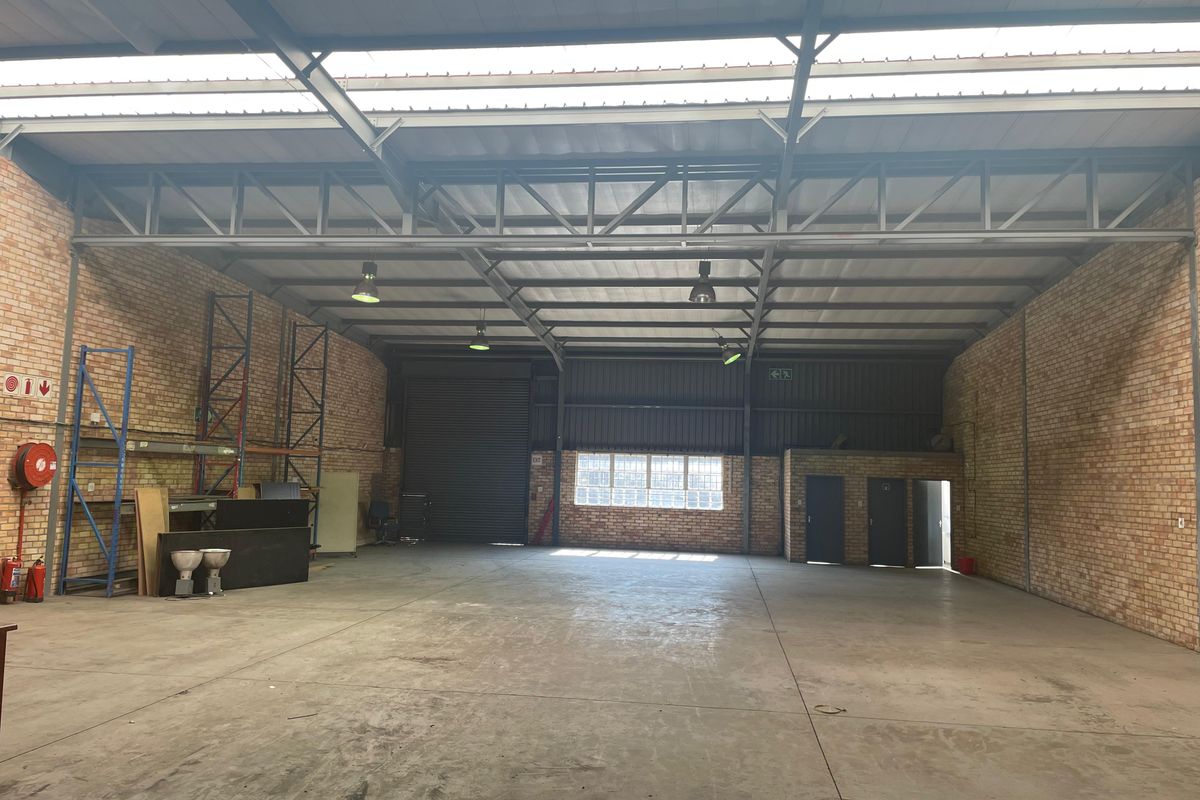 Grand Central, X3 Warehouse Units to Let , 555m2 each - along New Road, Midrand - Photo 4