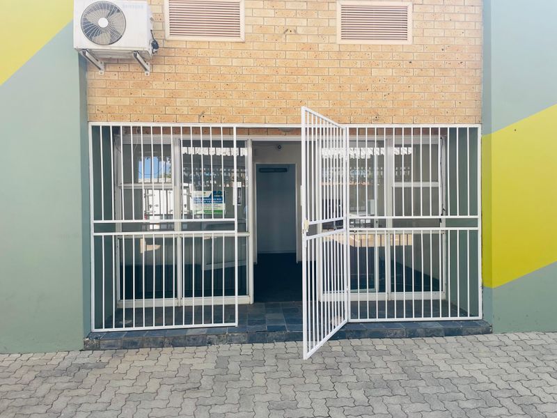Grand Central, X3 Warehouse Units to Let , 555m2 each - along New Road, Midrand - Photo 2