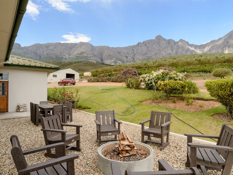 GUEST & FRUIT FARM WITH MOUNTAIN VIEWS - Photo 9