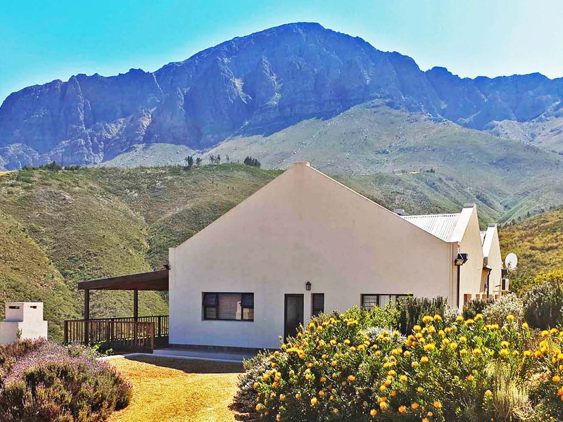 GUEST & FRUIT FARM WITH MOUNTAIN VIEWS - Photo 2