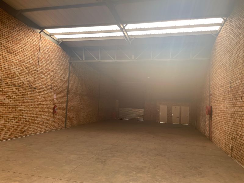 Grand Central, Warehouse Unit to Let, 368m2  - along New Road, Midrand - Photo 5
