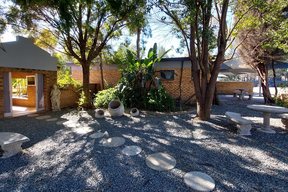 Bed & Breakfast on N11 - Photo 2