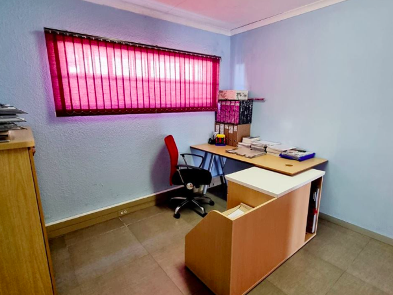 Prime Commercial Property for Sale in Benoni Central – Ideal for Medical or Professional Offices! - Photo 10