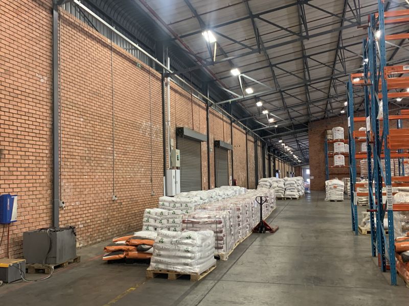 Warehouse for sale in Pomona - Photo 8