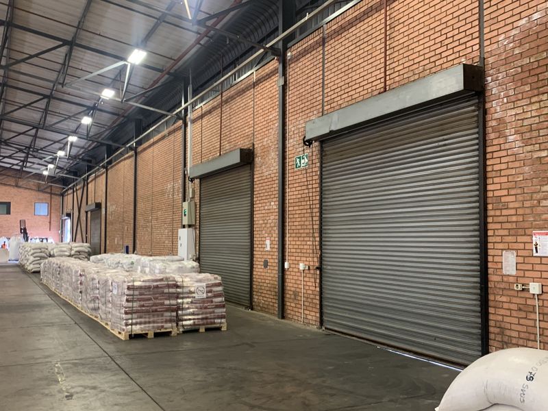 Warehouse for sale in Pomona - Photo 4