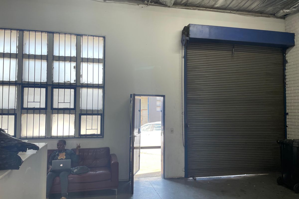 X3 - Warehouse Units of 125m2 each, with 3 Phase Power - Photo 3