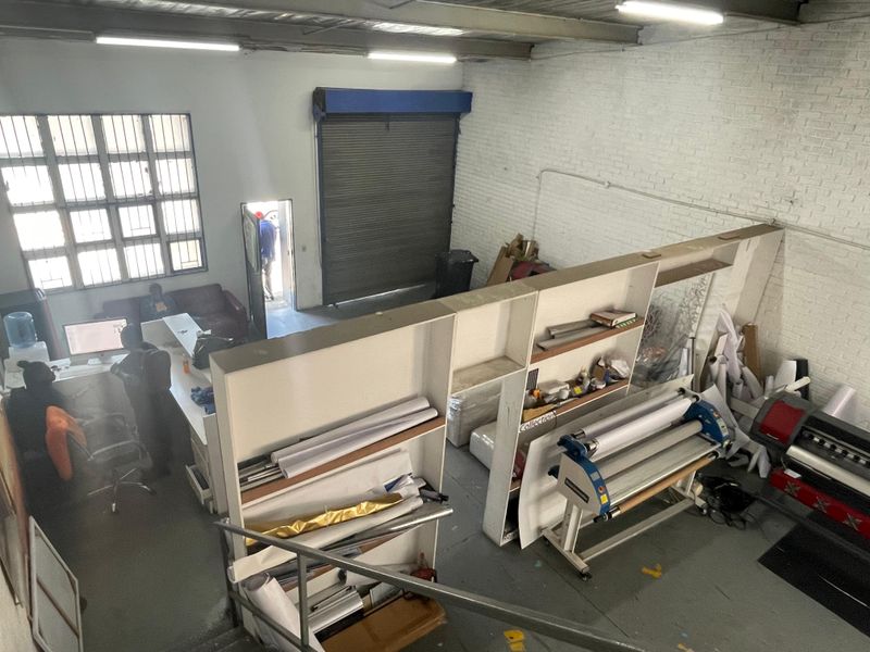 X3 - Warehouse Units of 125m2 each, with 3 Phase Power - Photo 8