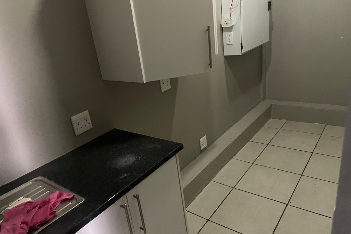 66 m2 Shop/ Medical Suite To Let – Kyalami on Main Shopping Centre - Photo 5