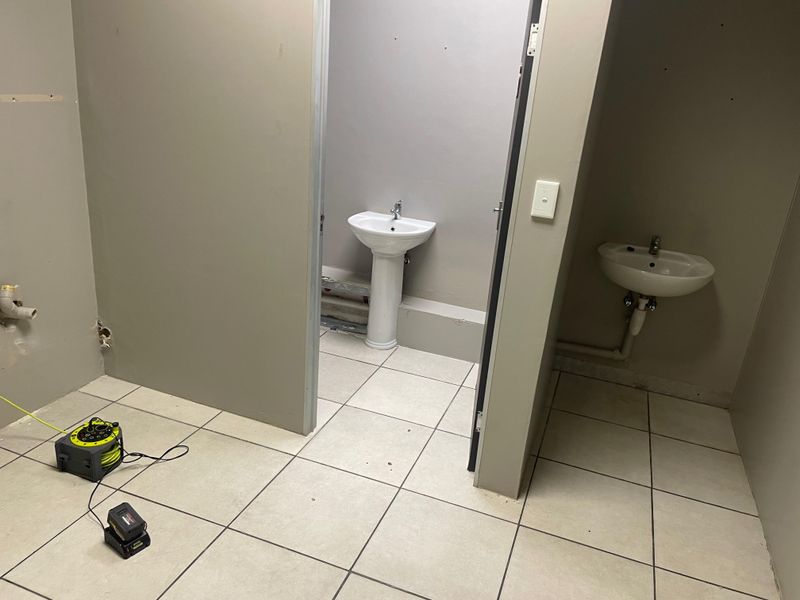 66 m2 Shop/ Medical Suite To Let – Kyalami on Main Shopping Centre - Photo 4