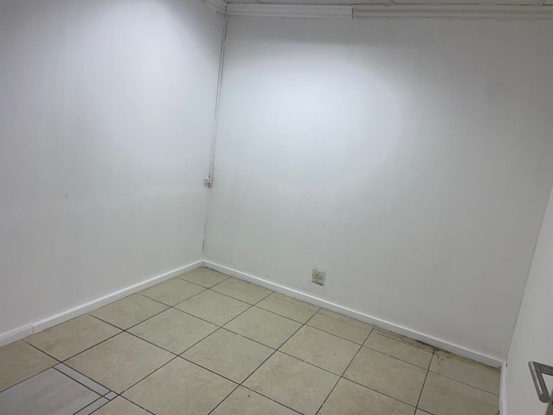 65 m2 Retail Shop / Medical Suite To Let – Kyalami on Main Shopping Centre - Photo 6