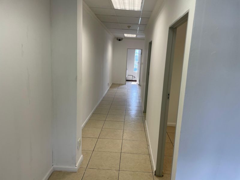 65 m2 Retail Shop / Medical Suite To Let – Kyalami on Main Shopping Centre - Photo 5