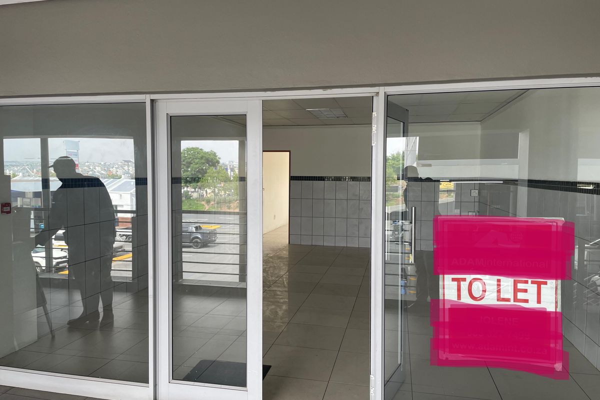 147 m2 Commercial / Retail Space To Let – Kyalami on Main Shopping Centre - Photo 2