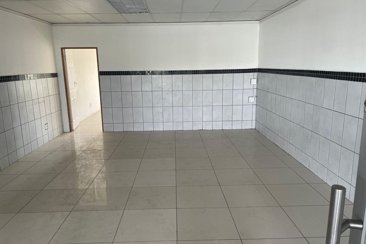 147 m2 Commercial / Retail Space To Let – Kyalami on Main Shopping Centre - Photo 4