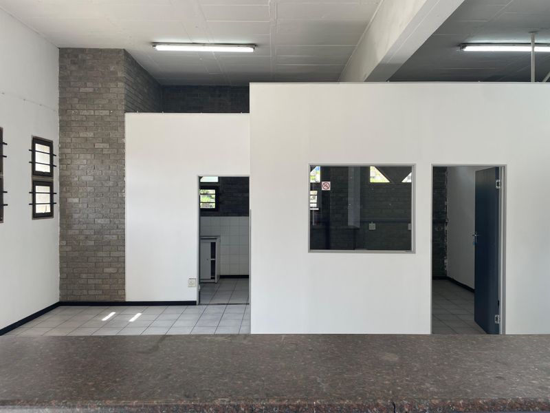 252 Sqm Warehouse or Distribution Unit To Let at Kyalami - Photo 5