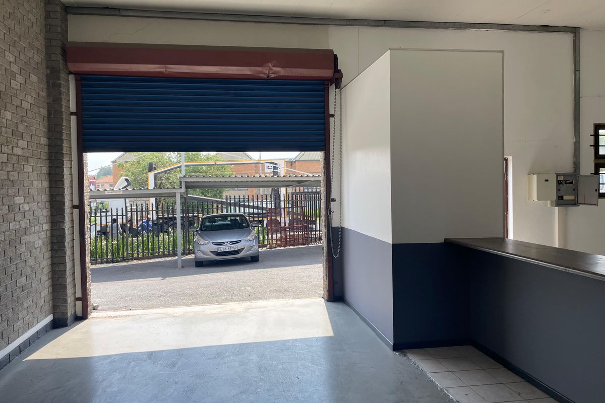 252 Sqm Warehouse or Distribution Unit To Let at Kyalami - Photo 3