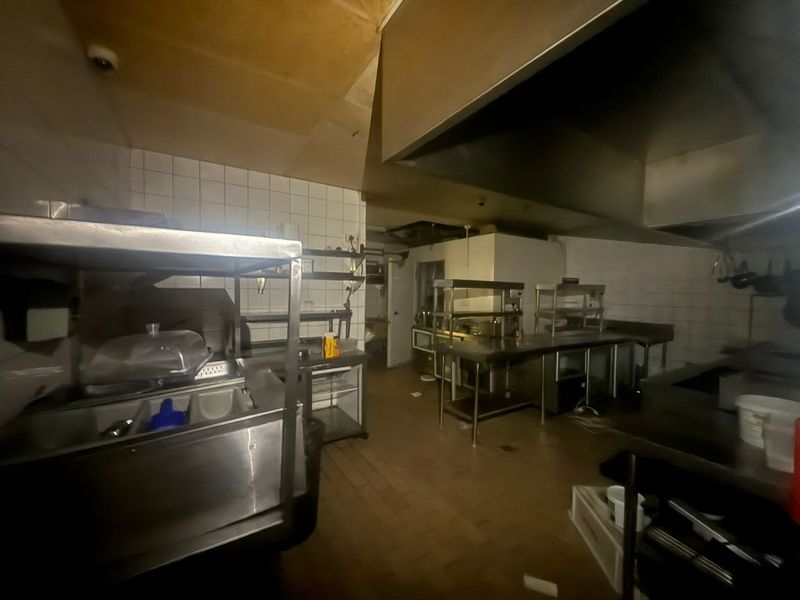 Prime Retail / Restaurant Opportunity – Durban North - Photo 6