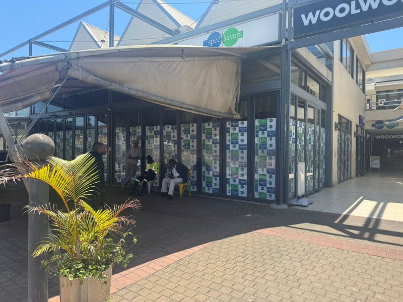 Prime Retail / Restaurant Opportunity – Durban North - Photo 3