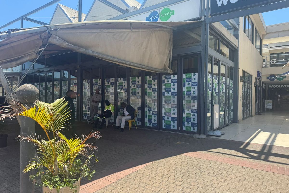 Prime Retail / Restaurant Opportunity – Durban North - Photo 3
