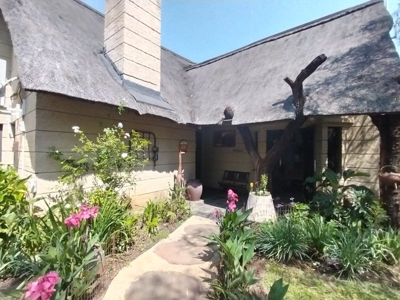 Magnificent 680ha Private Game Farm & Guest Lodge – Between Rustenburg & Koster - Photo 5