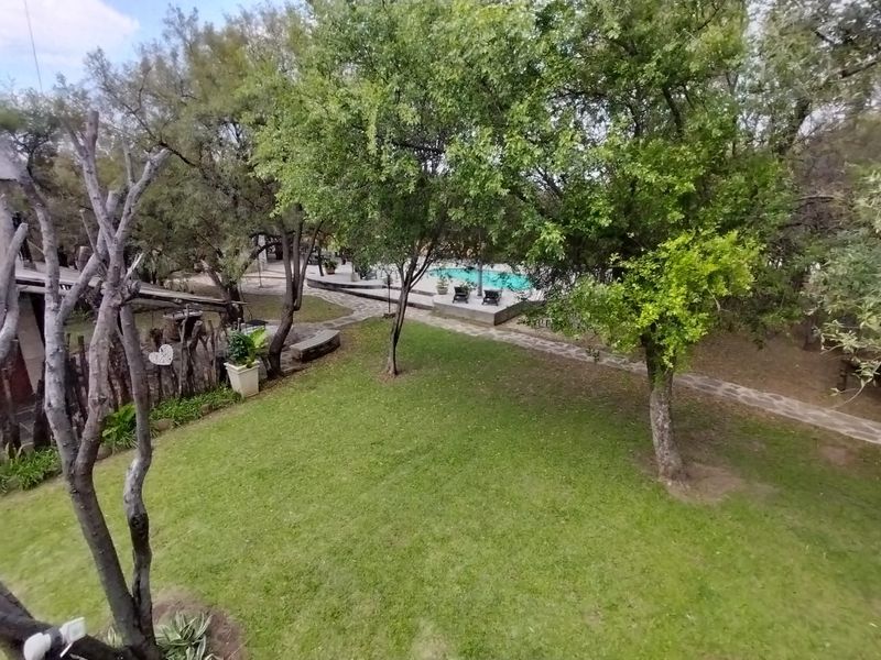 Magnificent 680ha Private Game Farm & Guest Lodge – Between Rustenburg & Koster - Photo 2