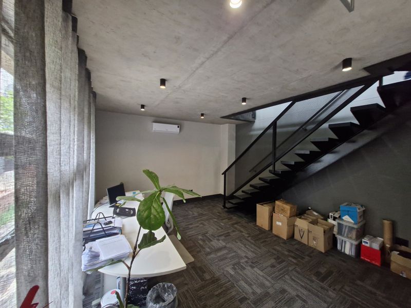 Beautiful office space available in the heart of Rooihuiskraal north - Photo 4