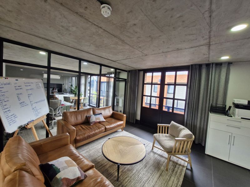 Beautiful office space available in the heart of Rooihuiskraal north - Photo 7