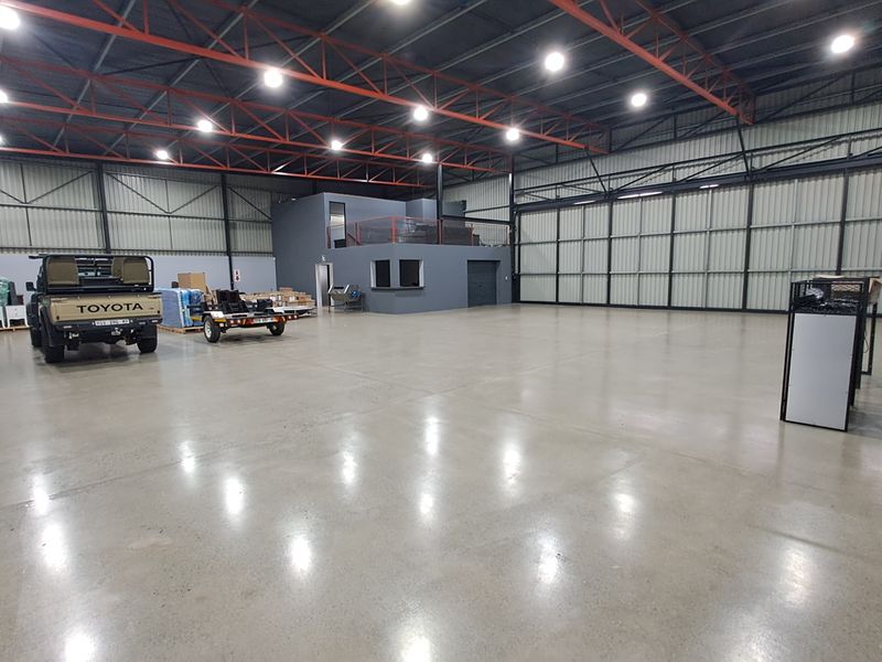 Industrial property for sale with immediate use facilities - Photo 9
