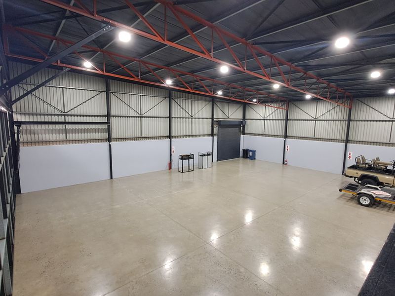 Industrial property for sale with immediate use facilities - Photo 8