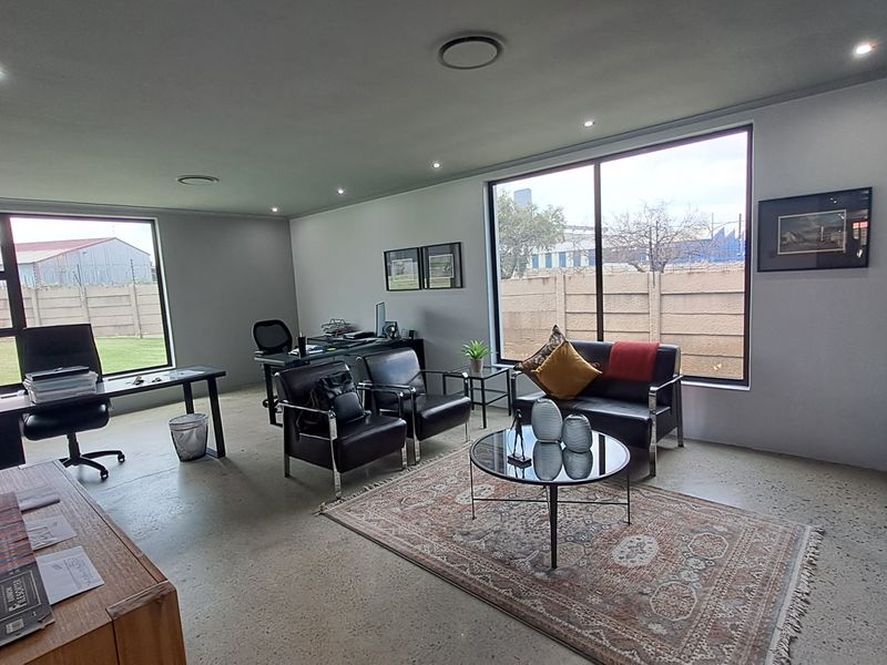 Industrial property for sale with immediate use facilities - Photo 5