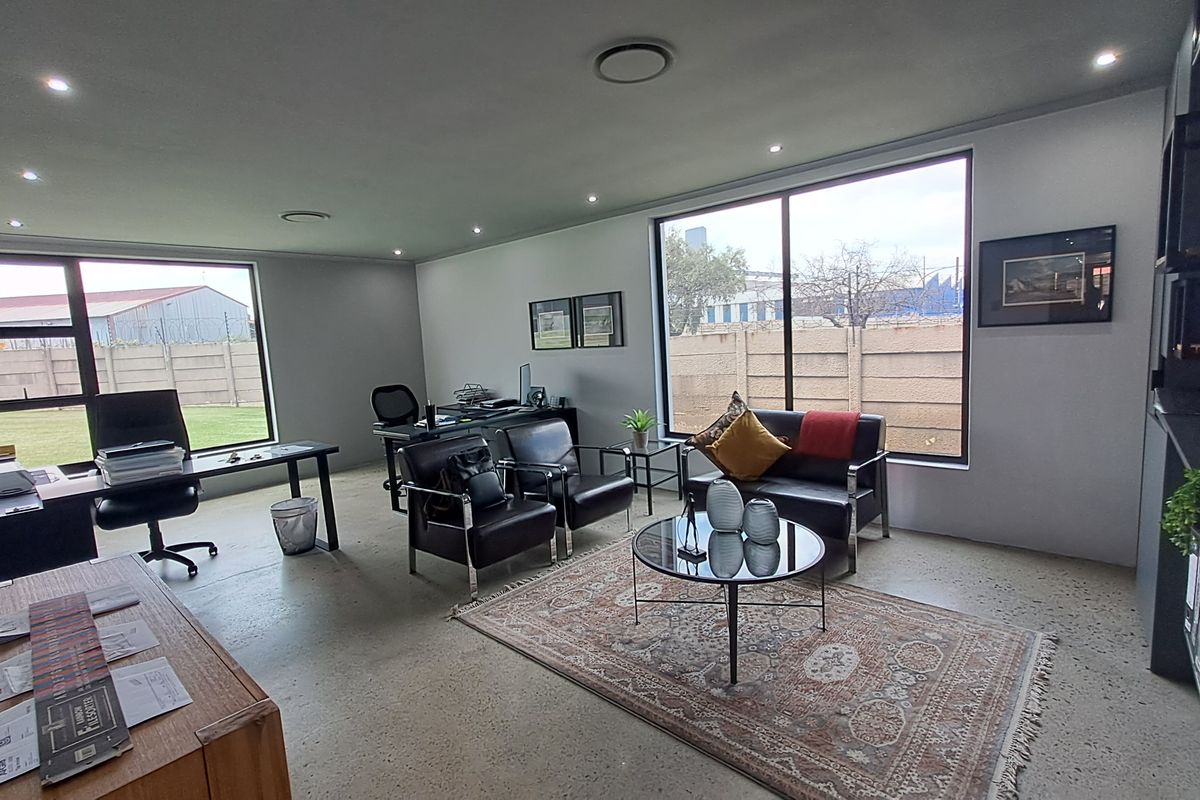 Industrial property for sale with immediate use facilities - Photo 5