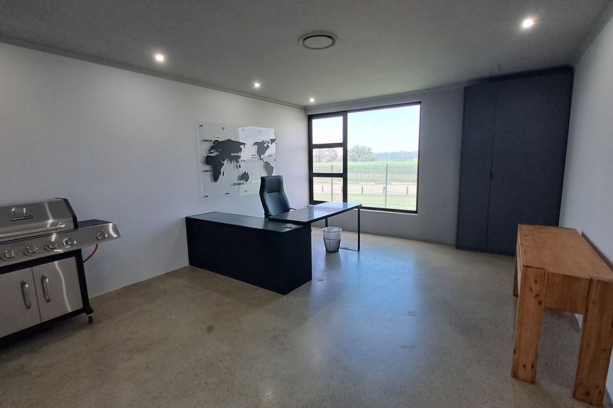 Industrial property for sale with immediate use facilities - Photo 2