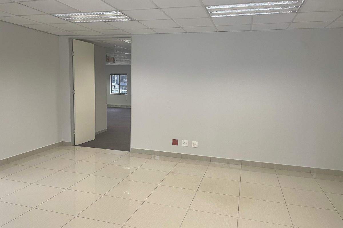 370.64 Sqm Ground Floor Office To Let at Peter Place - Photo 5