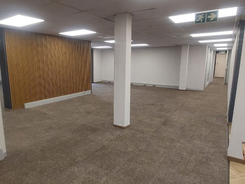 ±339m2 Office Space to Let in Waterkloof - Photo 7