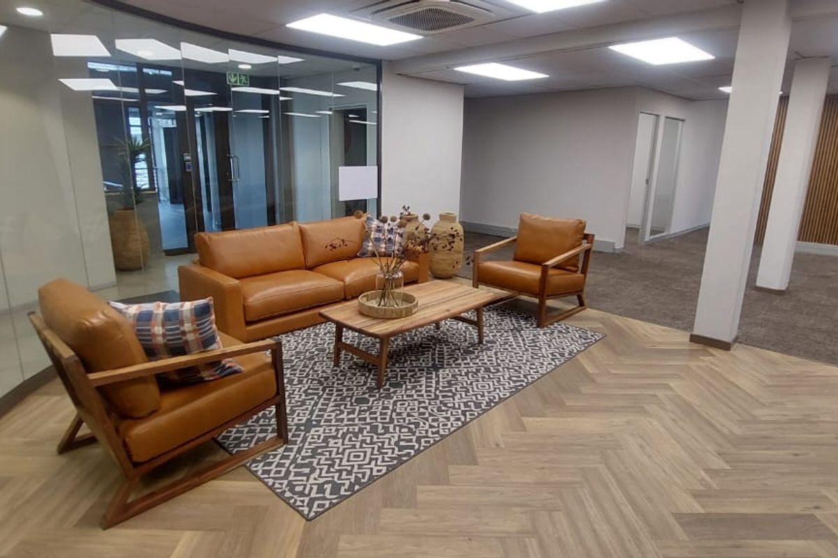 ±339m2 Office Space to Let in Waterkloof - Photo 3
