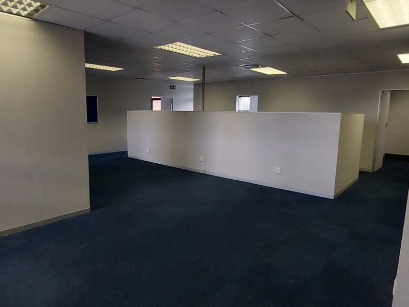 Office to Let in Waterkloof - Photo 2