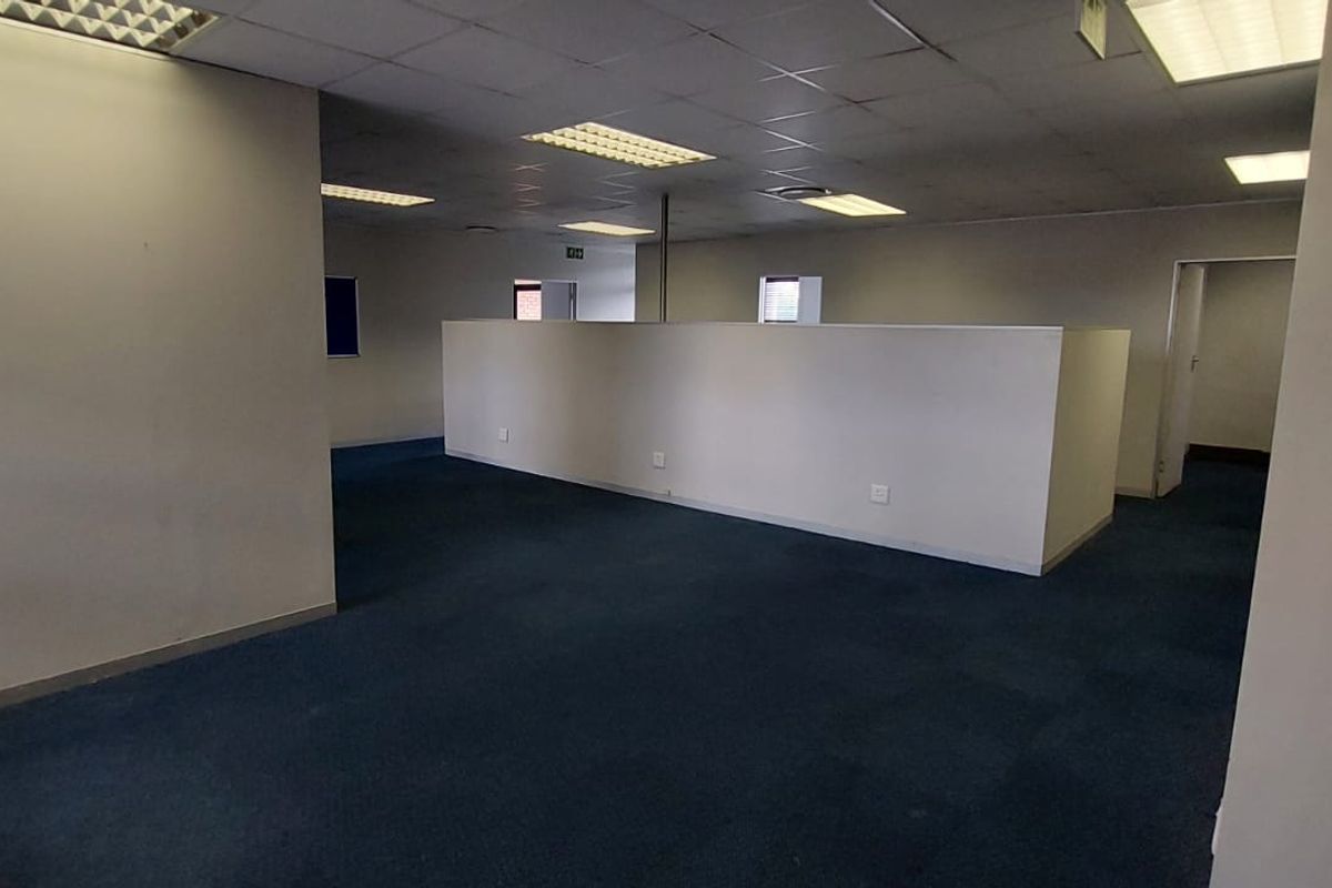 Office to Let in Waterkloof - Photo 2