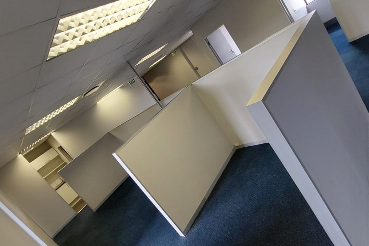 Office to Let in Waterkloof - Photo 4