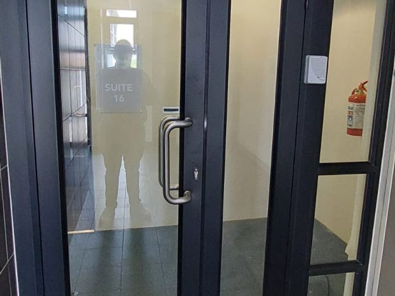 Office to Let in Waterkloof - Photo 3